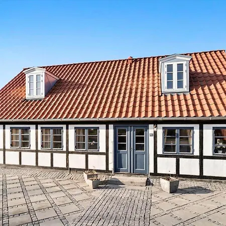 20611-samso-brundby-hovedgade-66 *