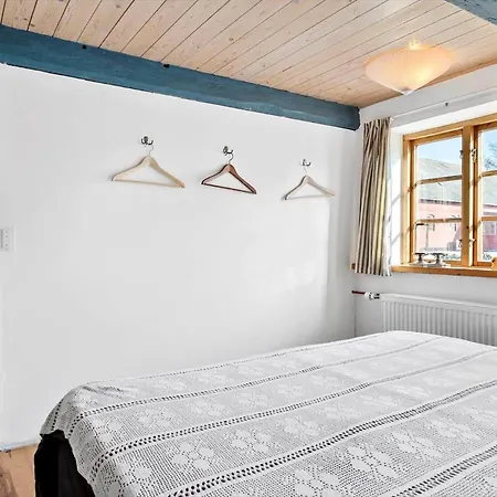 20611-samso-brundby-hovedgade-66 *