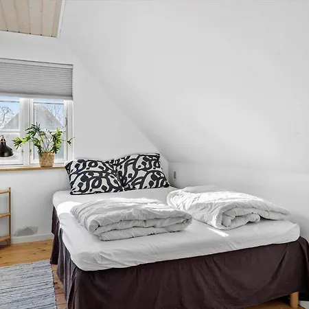 20611-samso-brundby-hovedgade-66 *