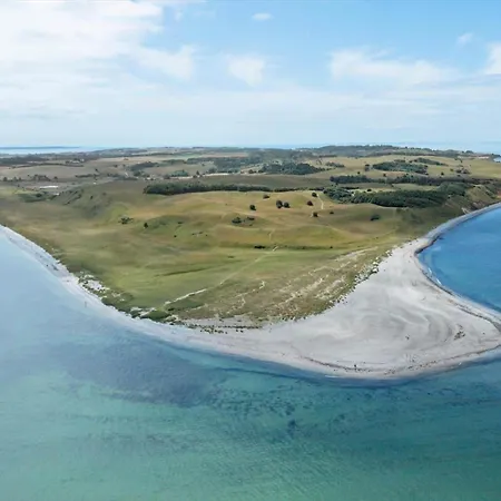 20611-samso-brundby-hovedgade-66 Дом отдыха *