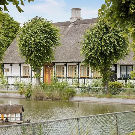 20611-samso-brundby-hovedgade-66 *